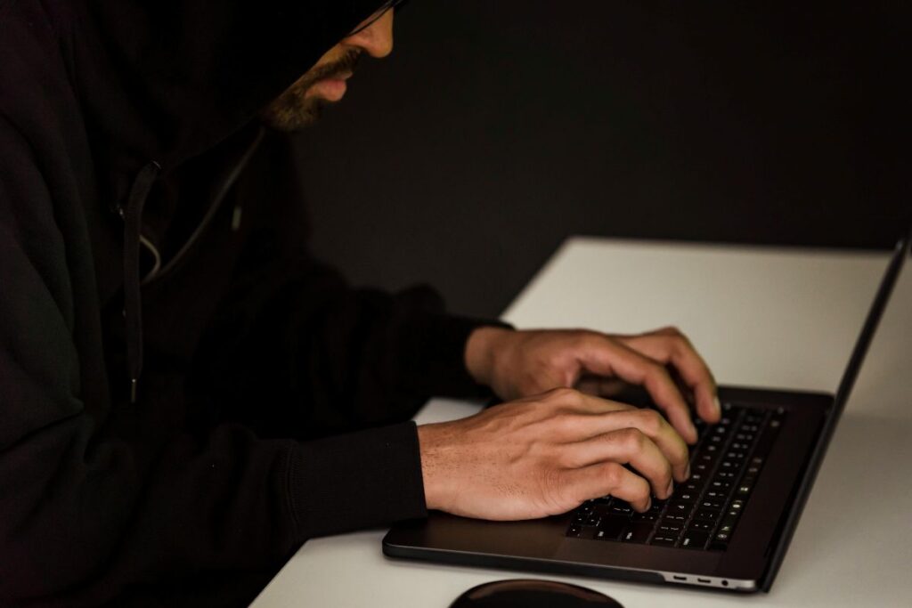 Cyberangriffe erkennen: Die häufigsten Betrugsmaschen im Internet